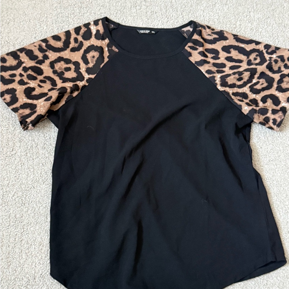 Womens Leopard Sleeve Top Black Short Sleeve Casual Chic Animal Print